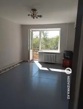 3-комнатная квартира, этаж 3 из 6, 65 м²