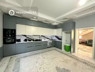 9-комнатный дом, 9 соток, 375 м²