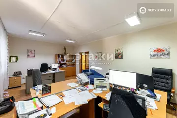 4-комнатная квартира, этаж 1 из 10, 120 м²