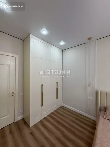 2-комнатная квартира, этаж 4 из 12, 42 м²