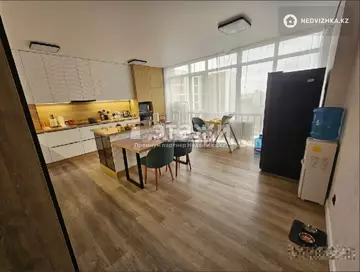 4-комнатная квартира, этаж 7 из 10, 180 м²