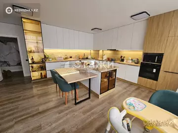 4-комнатная квартира, этаж 7 из 10, 180 м²