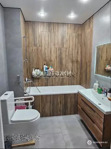 4-комнатная квартира, этаж 7 из 10, 180 м²