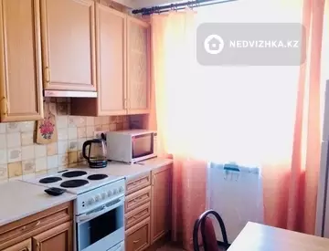 2-комнатная квартира, этаж 2 из 5, 65 м², на длительный срок