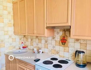 2-комнатная квартира, этаж 2 из 5, 65 м², на длительный срок