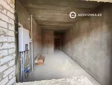 2-комнатная квартира, этаж 3 из 5, 81 м²