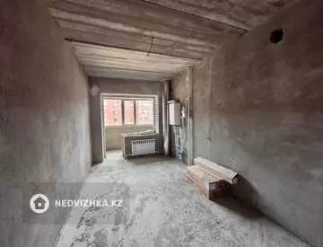 2-комнатная квартира, этаж 3 из 5, 81 м²