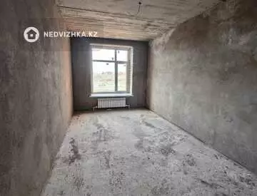 2-комнатная квартира, этаж 3 из 5, 81 м²