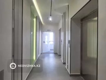 3-комнатная квартира, этаж 3 из 8, 104 м²