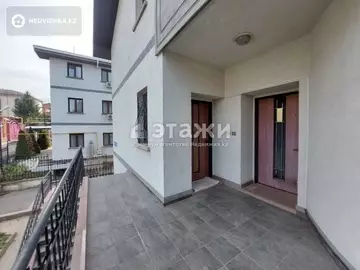 3-комнатная квартира, этаж 3 из 3, 125 м², на длительный срок