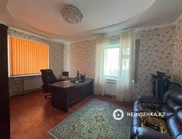 7-комнатный дом, 12 соток, 350 м²