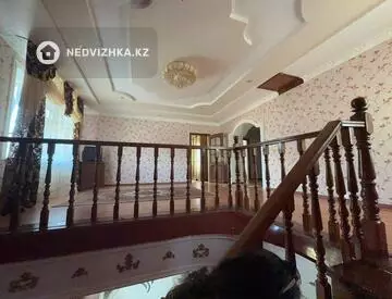 7-комнатный дом, 12 соток, 350 м²