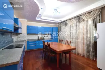 3-комнатный дом, 4 соток, 250 м²