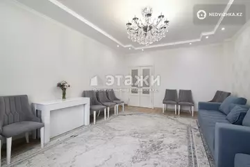 3-комнатная квартира, этаж 8 из 18, 117 м²