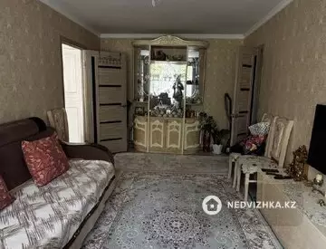 2-комнатная квартира, этаж 1 из 5, 45 м²