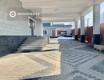 4-комнатный дом, 6 соток, 180 м²