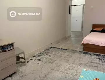 3-комнатная квартира, этаж 2 из 10, 84 м²