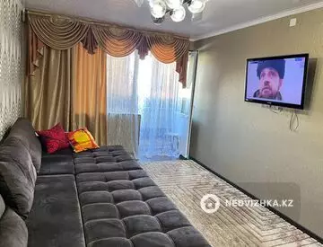 2-комнатная квартира, этаж 3 из 7, 65 м², посуточно