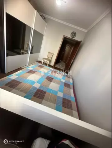 3-комнатная квартира, этаж 9 из 9, 67 м²