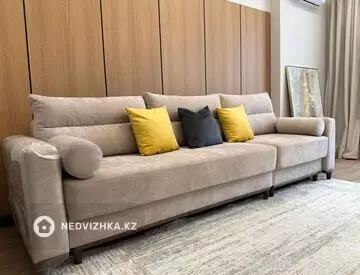 2-комнатная квартира, этаж 5 из 15, 83 м², посуточно