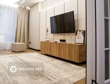 2-комнатная квартира, этаж 5 из 15, 83 м², посуточно