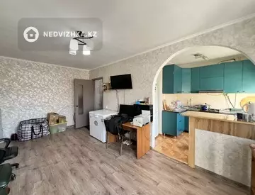 3-комнатная квартира, этаж 4 из 5, 60 м²