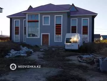 4-комнатный дом, 10 соток, 700 м²