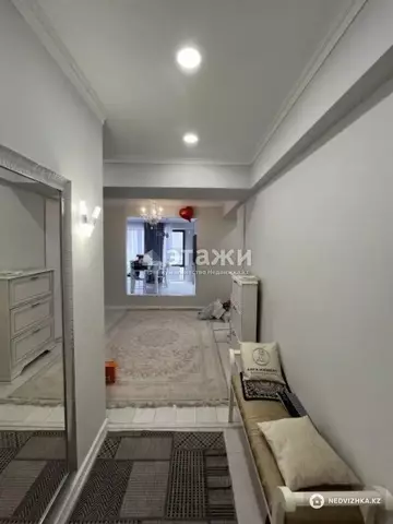 4-комнатная квартира, этаж 2 из 16, 107 м²
