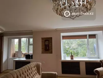 3-комнатная квартира, этаж 3 из 5, 100 м²
