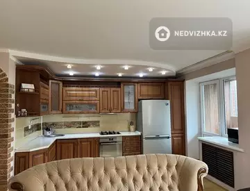 3-комнатная квартира, этаж 3 из 5, 100 м²