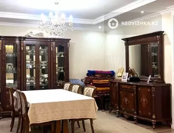 4-комнатный дом, 10 соток, 267 м²