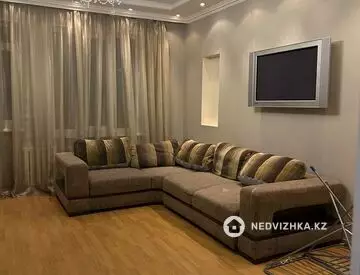 5-комнатная квартира, этаж 4 из 10, 125 м², на длительный срок