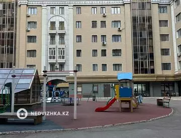 5-комнатная квартира, этаж 4 из 10, 125 м², на длительный срок