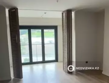 3-комнатная квартира, этаж 3 из 12, 108 м²