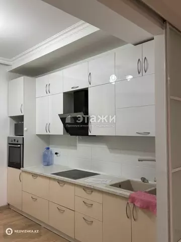 3-комнатная квартира, этаж 4 из 12, 82 м²