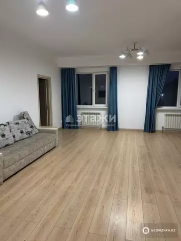 3-комнатная квартира, этаж 4 из 12, 82 м²