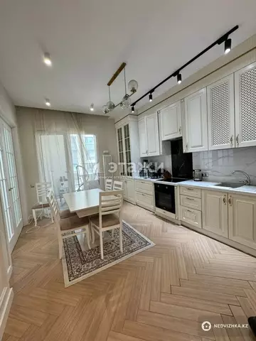 2-комнатная квартира, этаж 6 из 17, 85 м², на длительный срок