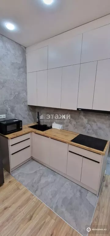 2-комнатная квартира, этаж 14 из 18, 58 м², на длительный срок