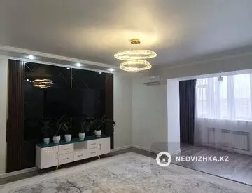 4-комнатная квартира, этаж 8 из 9, 157 м²