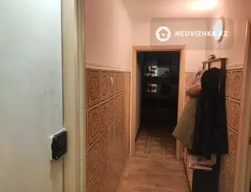 4-комнатная квартира, этаж 1 из 5, 66 м²