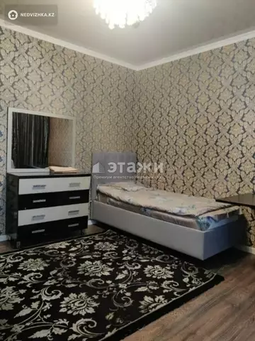 4-комнатная квартира, этаж 14 из 18, 142 м²