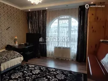 4-комнатная квартира, этаж 14 из 18, 142 м²