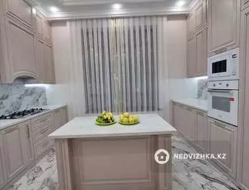 7-комнатный дом, 8 соток, 300 м²