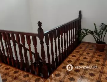 5-комнатная часть дома, 15.6 соток, 165 м²