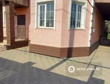 5-комнатный таунхаус, 4 соток, 200 м², на длительный срок