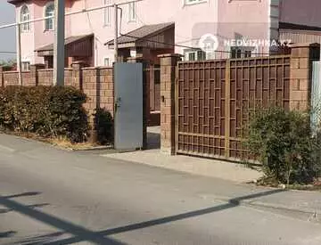 5-комнатный таунхаус, 4 соток, 200 м², на длительный срок