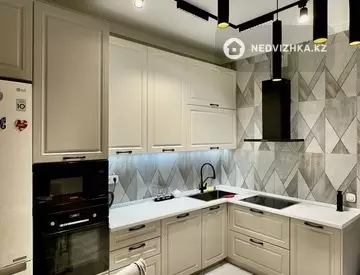 2-комнатная квартира, этаж 17 из 20, 60 м², на длительный срок