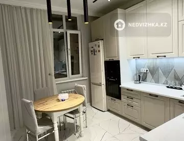 2-комнатная квартира, этаж 17 из 20, 60 м², на длительный срок