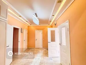 3-комнатная квартира, этаж 6 из 7, 113 м²