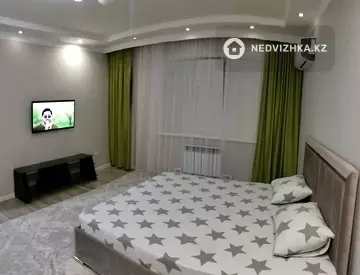 2-комнатная квартира, этаж 4 из 6, 68 м², посуточно